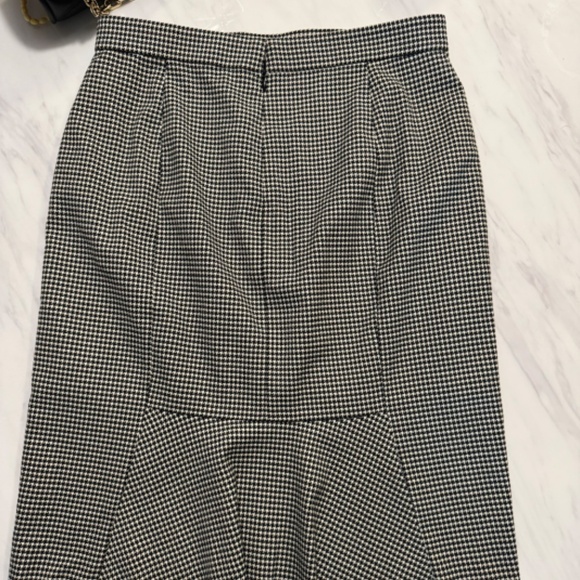 Skirt - Picture 2 of 5